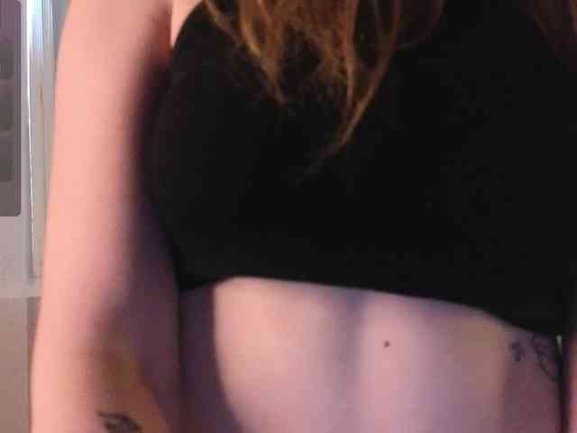 LianaSilver webcam