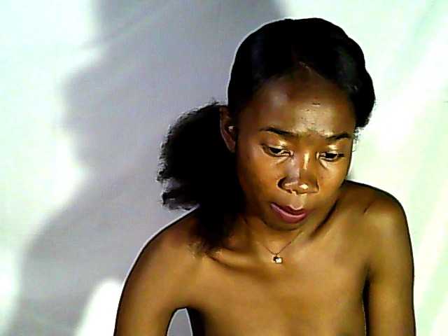  Antonia-2 chat room