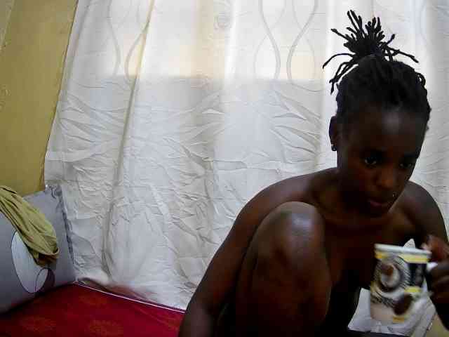 Pretty-lita webcam