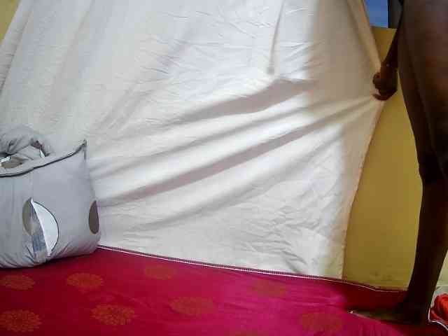 Pretty-lita webcam