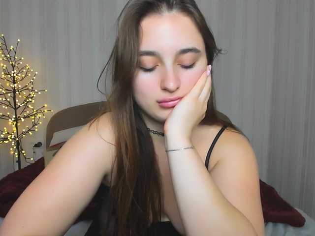 Dariadeluxe on BongaCams and RICams