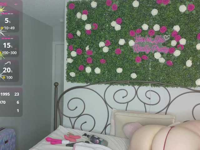 Siennaluxx from BongaCams