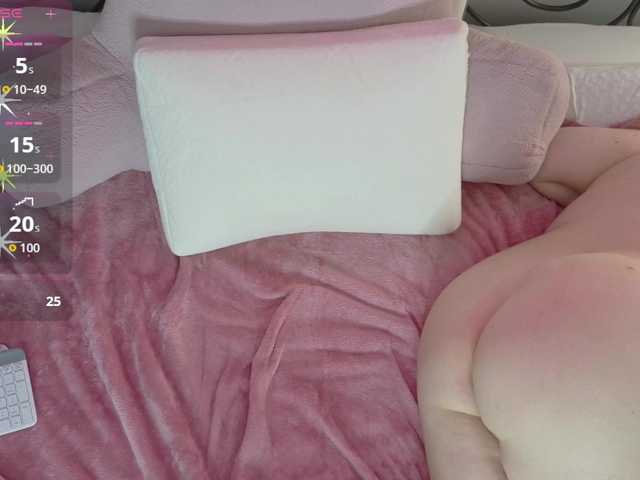 Siennaluxx's BongaCams show and profile