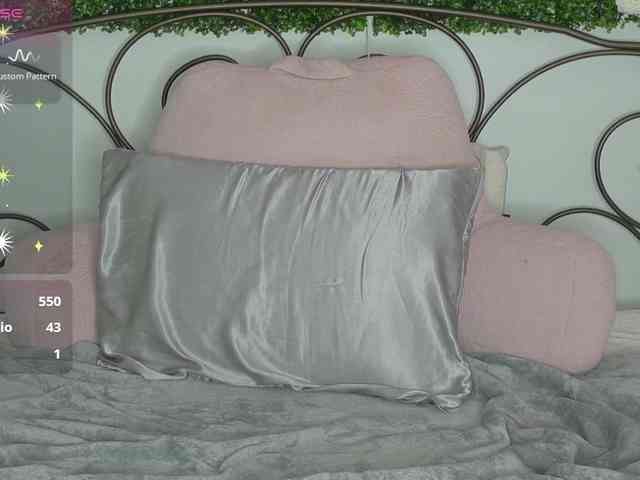 Siennaluxx Live Webcam on BongaCams