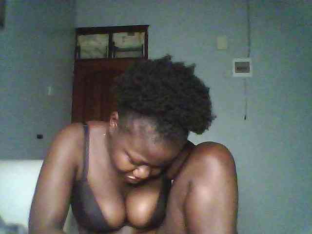 Melanin-pixie Live Webcam on BongaCams