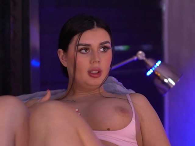 KendraMoon's BongaCams show and profile