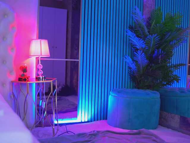 go to chat with KendraMoon