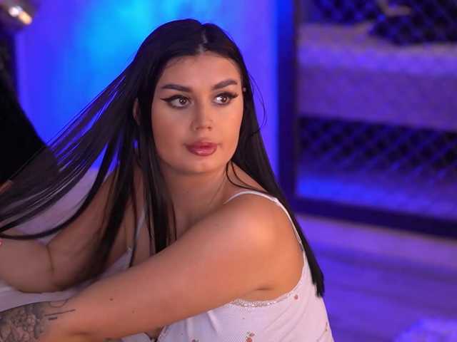 KendraMoon's BongaCams show and profile