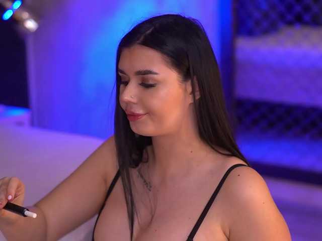 KendraMoon's BongaCams show and profile