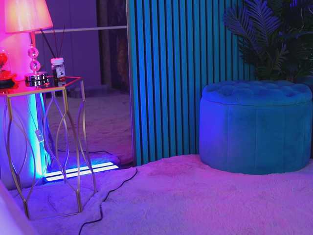 KendraMoon's BongaCams show and profile