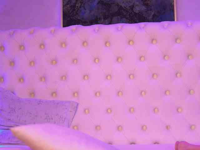 KendraMoon webcam