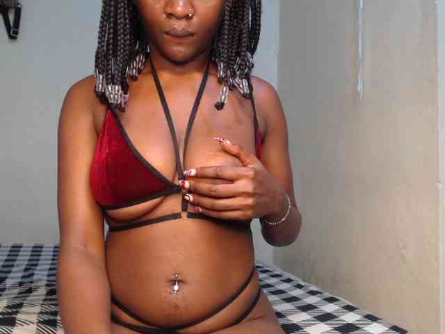 PrettyKira webcam