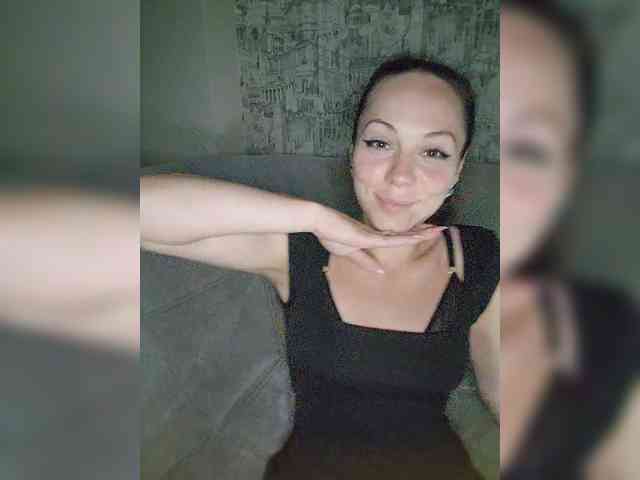 6HappyQueen9 webcam