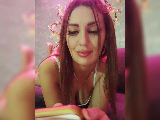 SexyKitty75-1's BongaCams show and profile