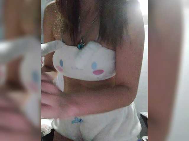 SexyKitty75-1's BongaCams show and profile