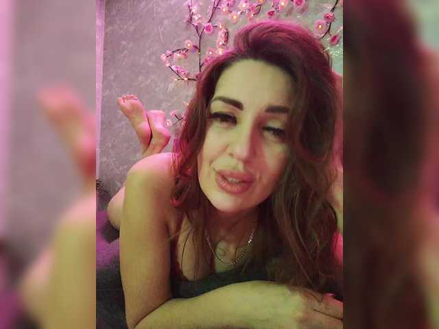 SexyKitty75-1's BongaCams show and profile