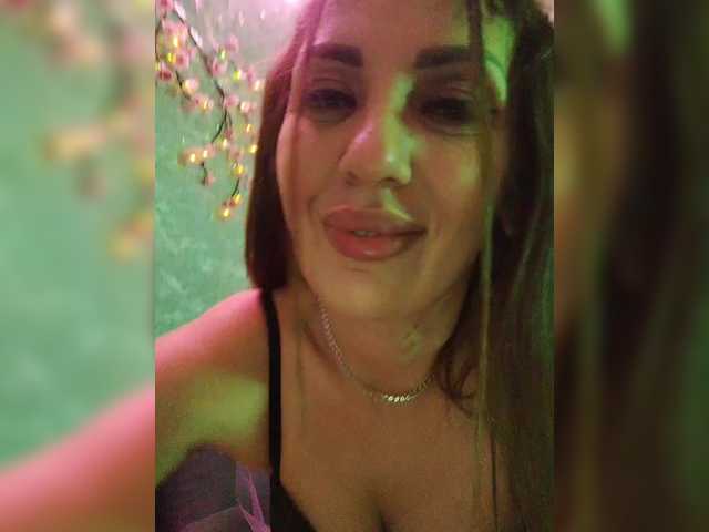 SexyKitty75-1's BongaCams show and profile