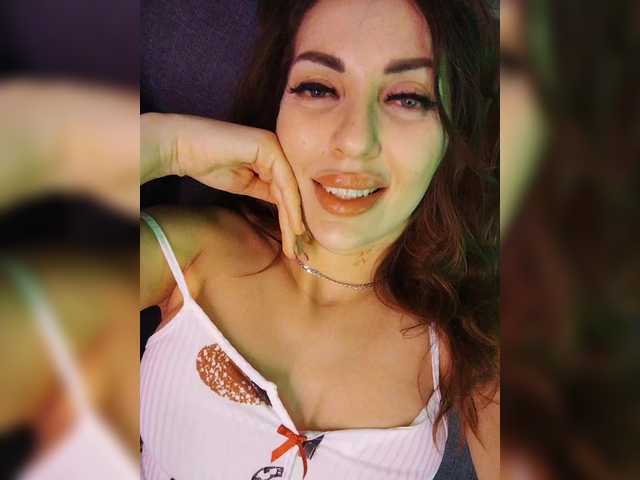 SexyKitty75-1's BongaCams show and profile