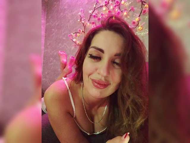 SexyKitty75-1's BongaCams show and profile