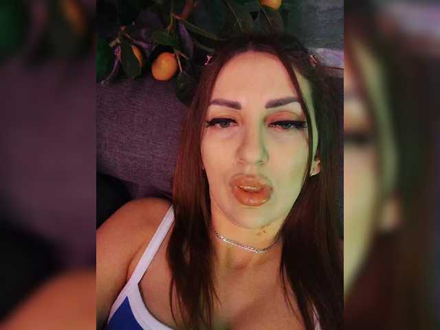 SexyKitty75-1's BongaCams show and profile