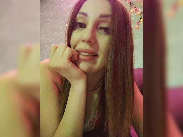 SexyKitty75-1's BongaCams show and profile