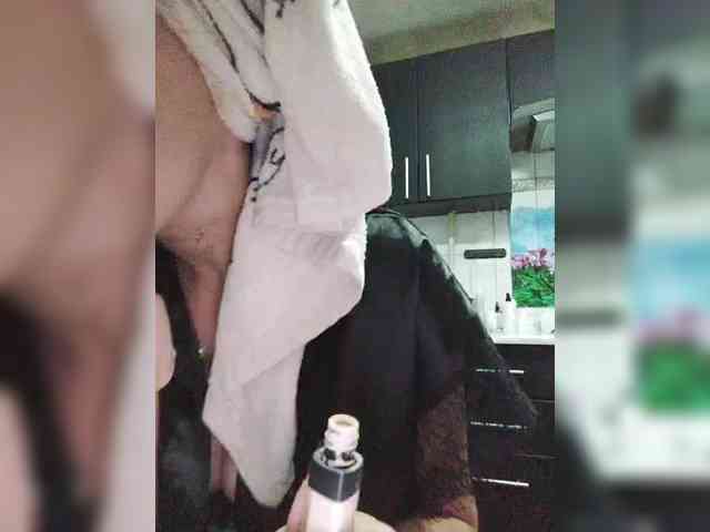 SexyKitty75-1 webcam