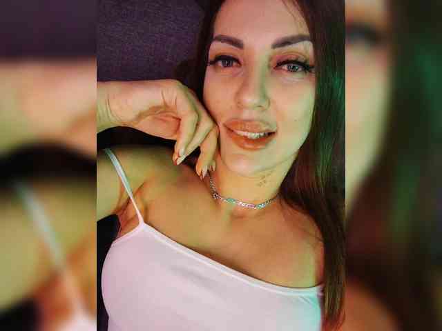 SexyKitty75-1 webcam