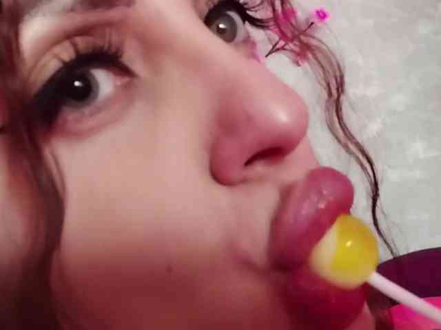 SexyKitty75-1 webcam