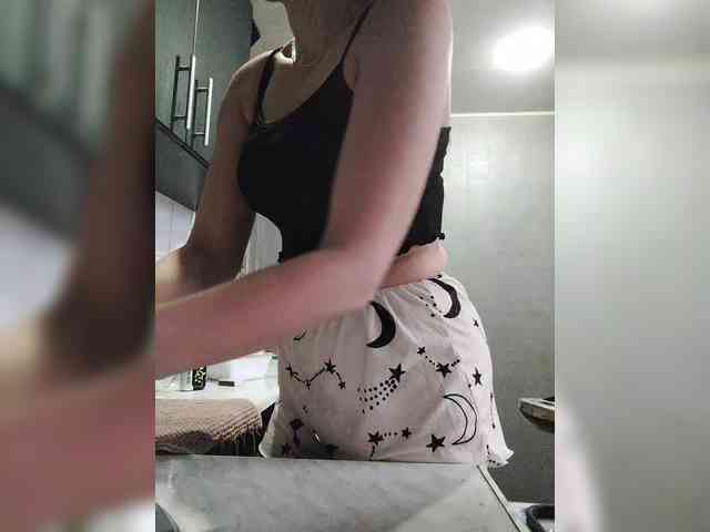 SexyKitty75-1 webcam