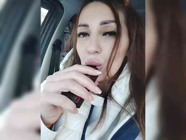 SexyKitty75-1 webcam