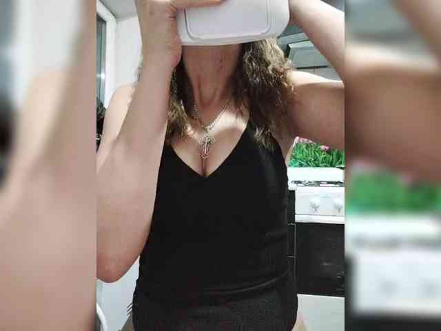 SexyKitty75-1 webcam