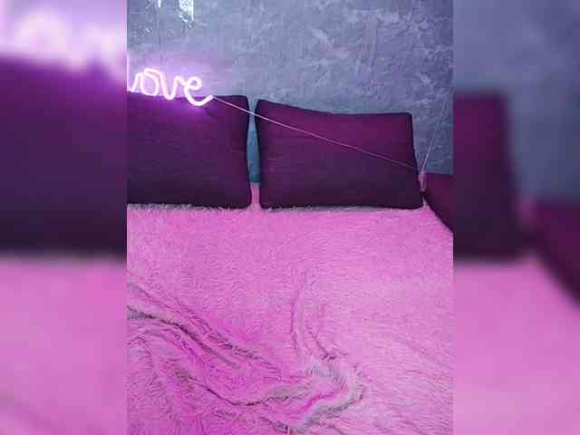 SexyKitty75-1 webcam