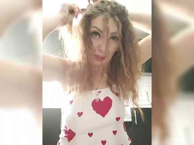 SexyKitty75-1 webcam