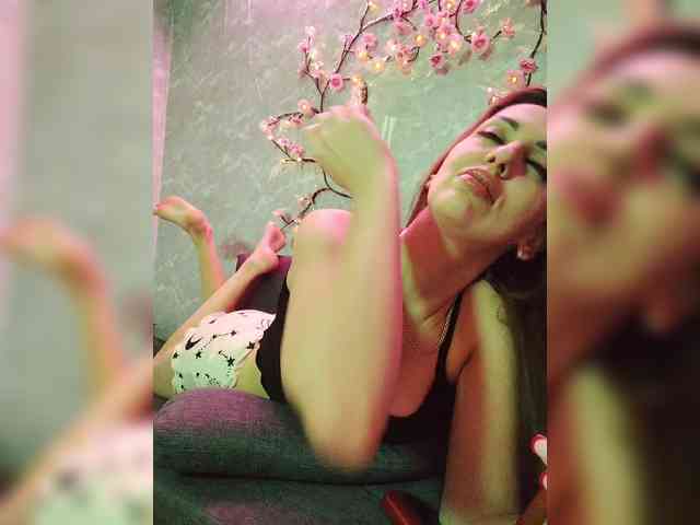 SexyKitty75-1 webcam