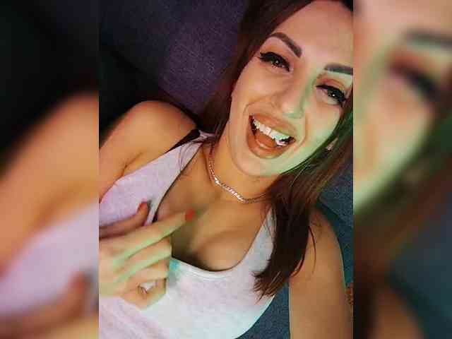 SexyKitty75-1 webcam