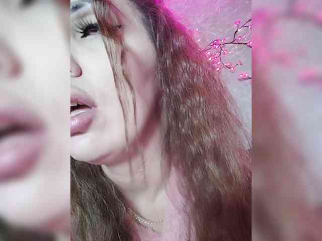 SexyKitty75-1 Live Webcam on BongaCams