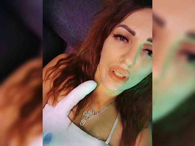 SexyKitty75-1 webcam