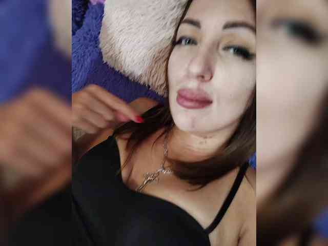 SexyKitty75-1 webcam