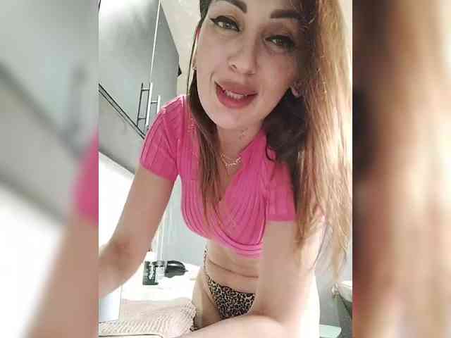 SexyKitty75-1 webcam