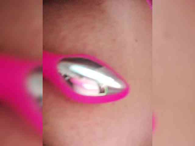 SexyKitty75-1 webcam
