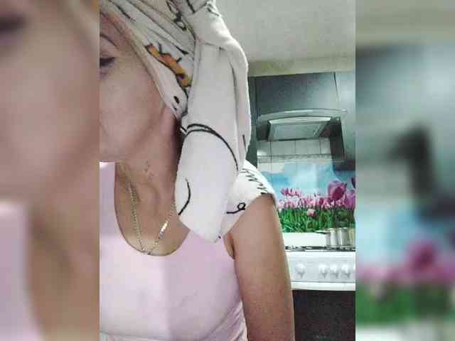 SexyKitty75-1 webcam
