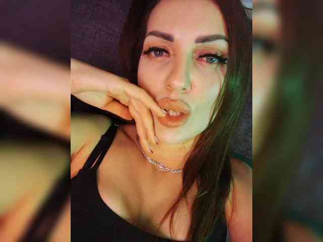 SexyKitty75-1 webcam