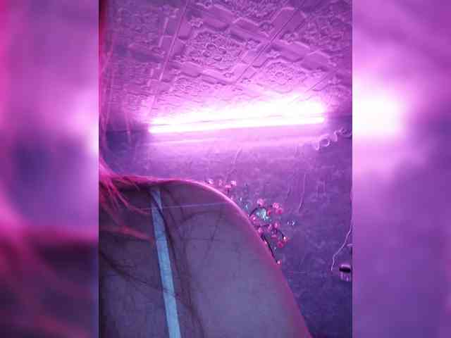 SexyKitty75-1 webcam