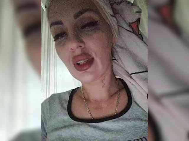 SexyKitty75-1 webcam