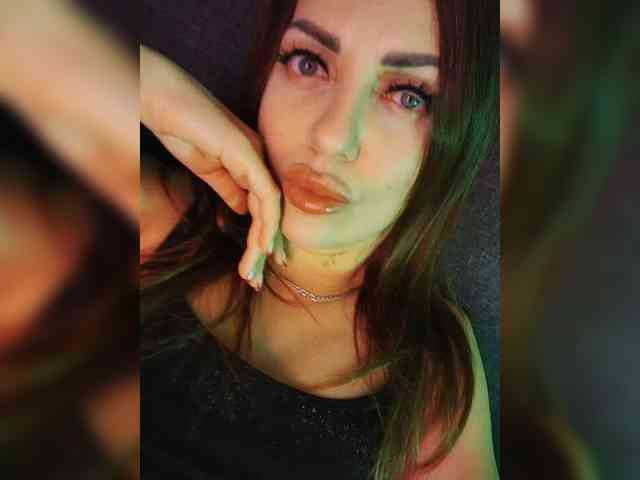 SexyKitty75-1 webcam