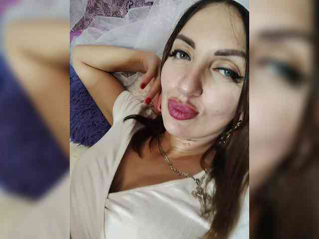 SexyKitty75-1 webcam