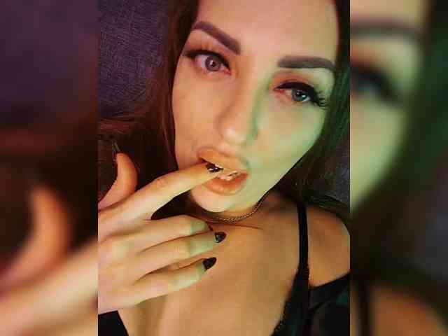 SexyKitty75-1 webcam