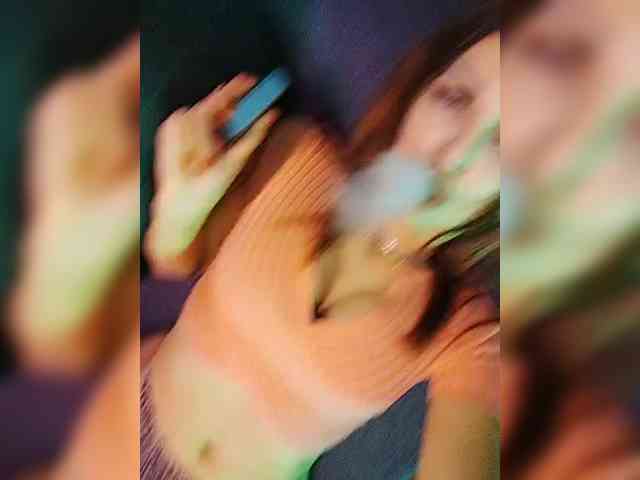 SexyKitty75-1 webcam