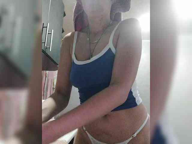 SexyKitty75-1 webcam