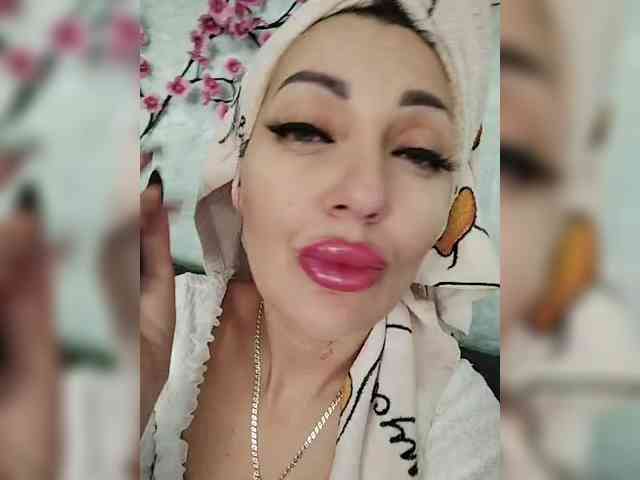 SexyKitty75-1 webcam